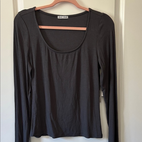 Sweet Romeo Tops - Ribbed Knit Long-Sleeve Scoop Necked Top in Midnight Charcoal